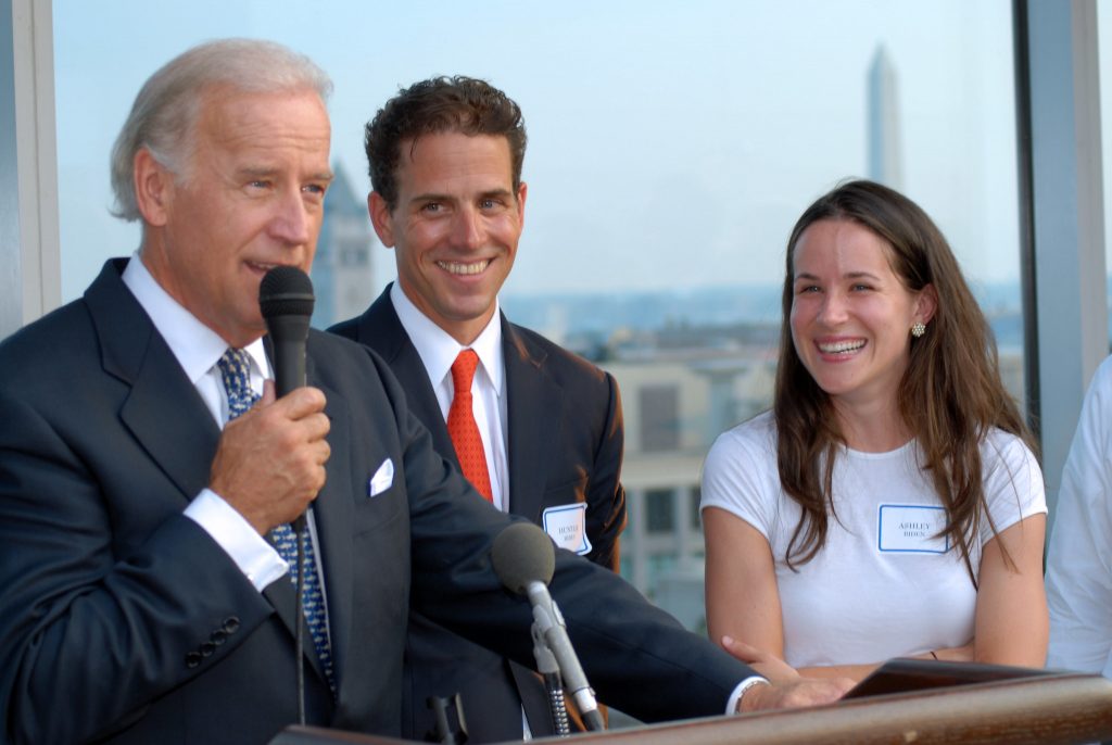 Joe Biden, medios masivos, Hunter Biden, 8 temas