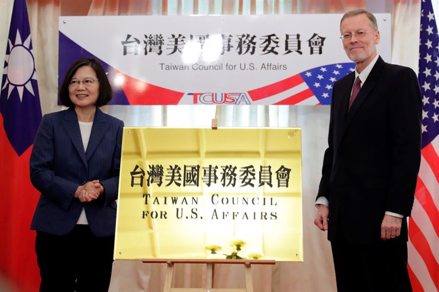 Taiwan's President Tsai Ing-wen and the Director of the American Institute in Taiwan, who has implemented the cooperation agreements between the two countries.