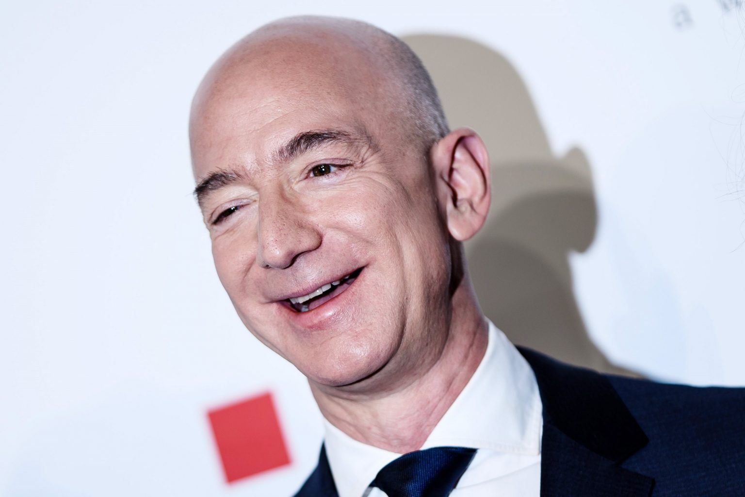 Jeff Bezos, the Multibillionaire and Political Actor - El American