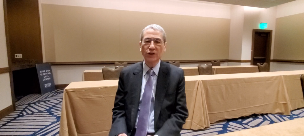 Gordon Chang explains that America needs to defend itself from China's interference. Photo: El American/G. Garibay