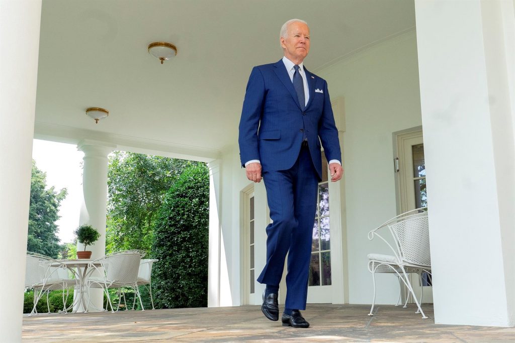Biden destruye el ahorro de los pobres y beneficia a los ricos con sus políticas económicas