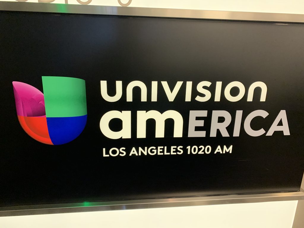  Univision