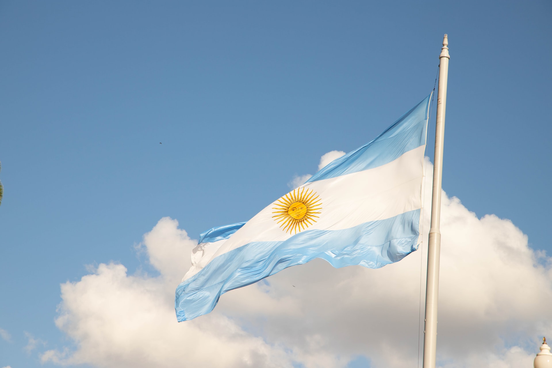 Kinh tế Argentina đang trỗi dậy và đem lại cơ hội lớn cho công nghiệp, đồng thời là nền kinh tế lớn thứ ba ở Nam Mỹ. Hãy xem hình ảnh liên quan để khám phá sự phát triển của kinh tế này.