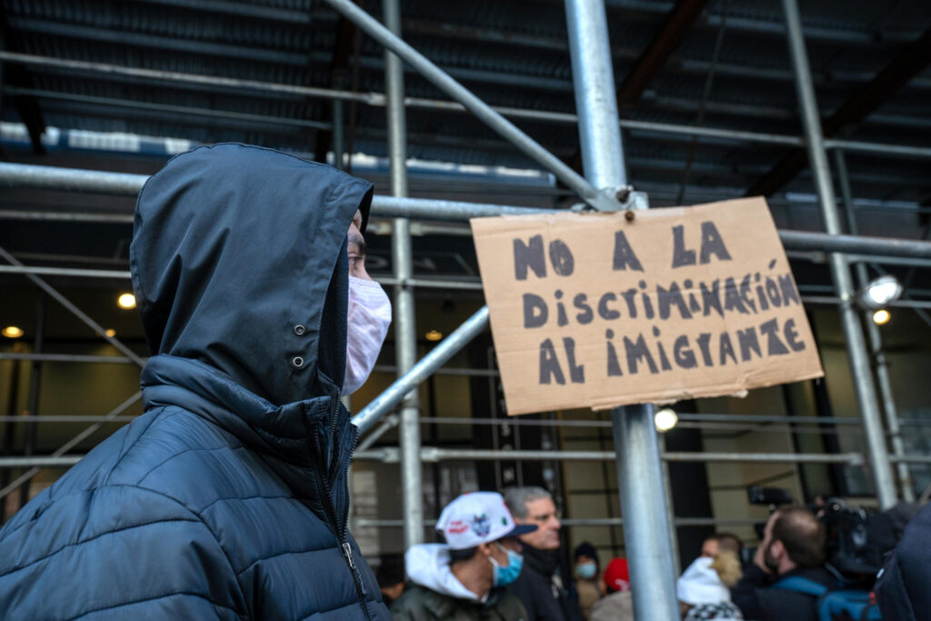 Migrants protest as Mayorkas defends Biden's immigration policies, EFE